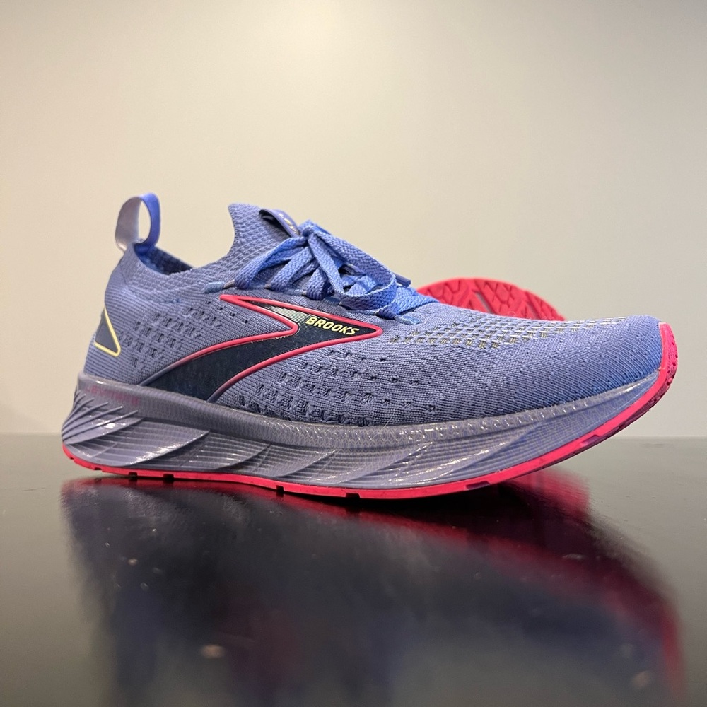 Brooks Women’s Levitate Stealthfit 6 Neutral Running Shoe